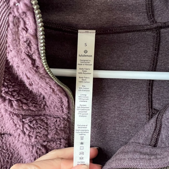 Lululemon Short and Sweet Reversible Sherpa Jacket - Picture 4 of 5